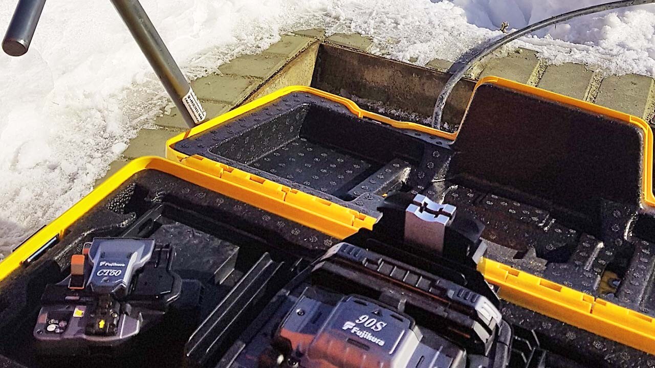 news-finn-hilft-im-tiefschnee-galerie-05_1280x1280