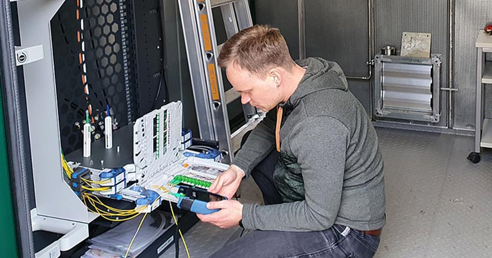 Stadtwerke Lutherstadt Eisleben: Mit EXFOs FTTH-Einsteigergerät OX1 enorm Zeit sparen!