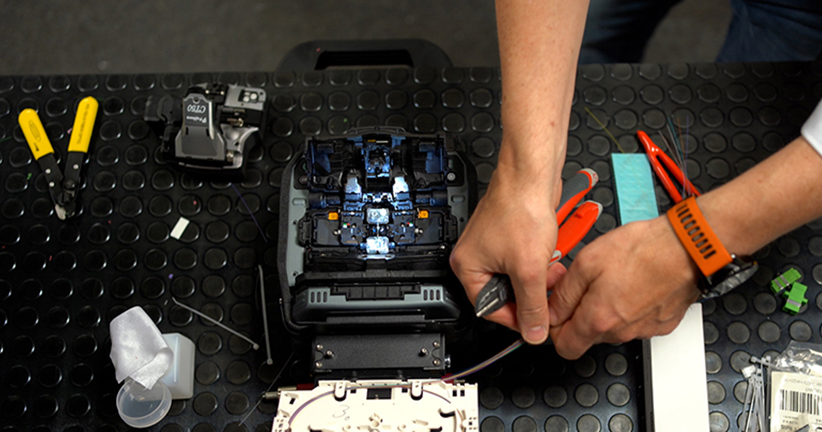 Opternus realisiert ein Fiber-to-the-Desk Projekt in der eigenen neuen Büroetage!